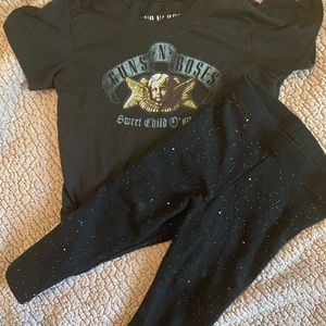 Size 18-24 months tee & size 18 mo pants